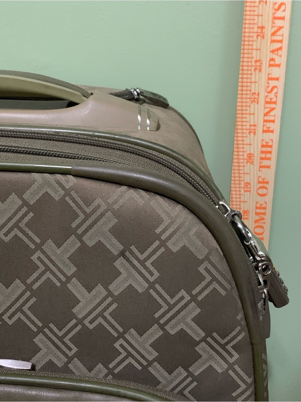 Tumi Signature Collection Carry On suitcase Luggage 22" - Picture 12 of 12